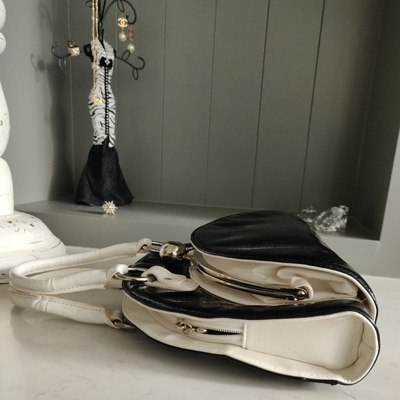 🛍️La Diva Handbag with attachable crossbody strap - Picture 2 of 10